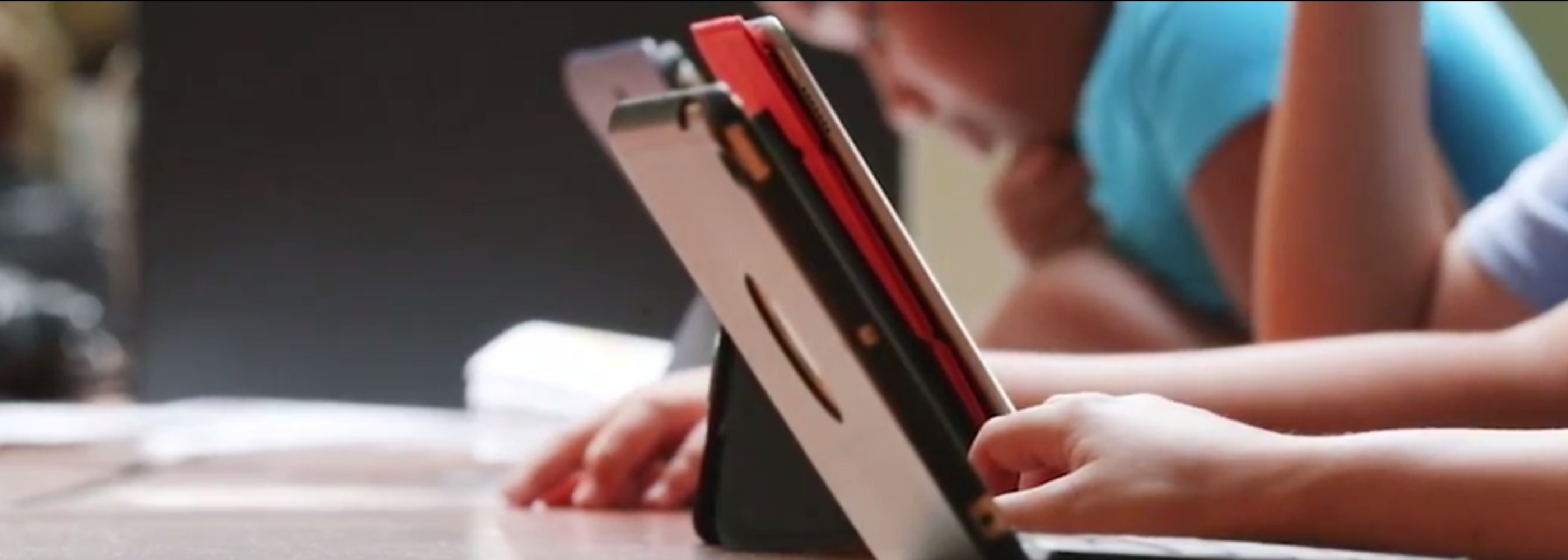 kids with technology 